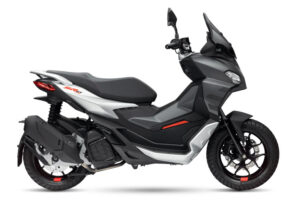 Aprilia SR GT 200 Scooter rental